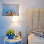 Tatil Evi The Carob Tree - Rustic Luxury With Access To Pool And Restaurant