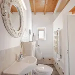 Tatil Evi The Carob Tree - Rustic Luxury With Access To Pool And Restaurant