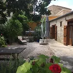 The Carob Tree - Rustic Luxury With Access To Pool And Restaurant 拉纳卡