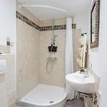 The Carob Tree - Rustic Luxury With Access To Pool And Restaurant 度假居 拉纳卡