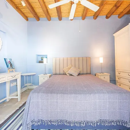 The Carob Tree - Rustic Luxury With Access To Pool And Restaurant * Λάρνακα