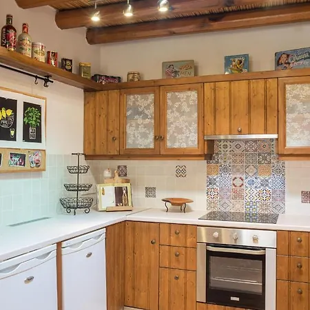 The Carob Tree - Rustic Luxury With Access To Pool And Restaurant *
