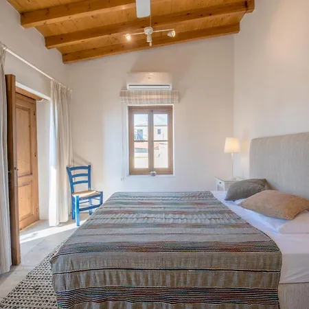 The Carob Tree - Rustic Luxury With Access To Pool And Restaurant * ラルナカ