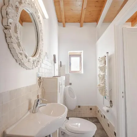 Holiday home The Carob Tree - Rustic Luxury With Access To Pool And Restaurant