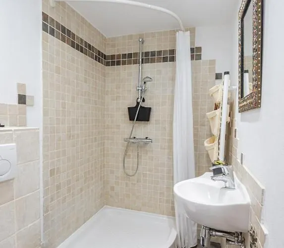 The Carob Tree - Rustic Luxury With Access To Pool And Restaurant Дом отдыха Ларнака