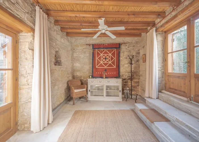 The Carob Tree - Rustic Luxury With Access To Pool And Restaurant * Λάρνακα