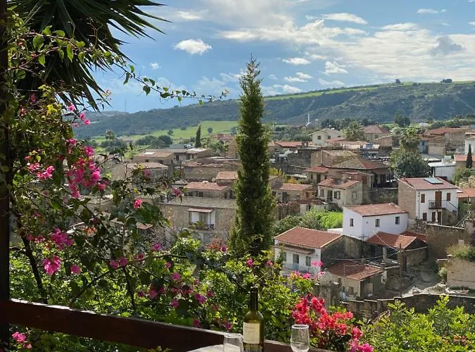 The Carob Tree - Rustic Luxury With Access To Pool And Restaurant * Ларнака